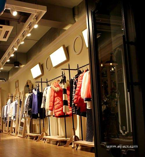 鄭州20平米的服裝店裝修,小服裝店裝修設(shè)計(jì)要點(diǎn)